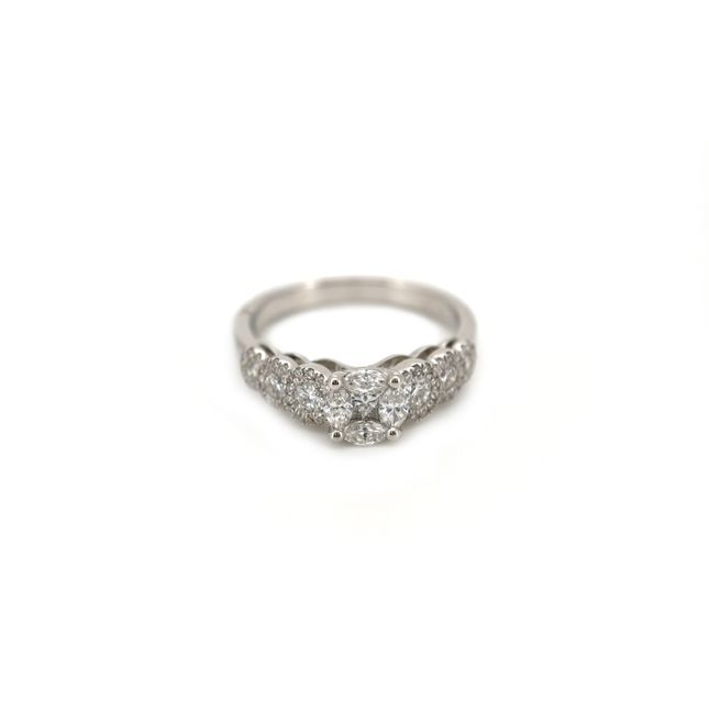 18K White Gold Ring