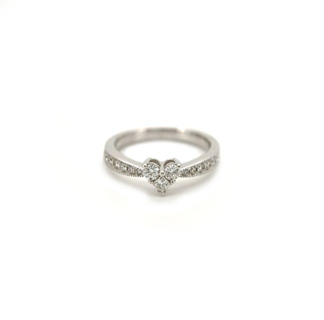 18K White Gold Ring