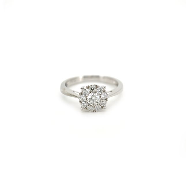 18K White Gold Ring Studded With Round Diamond with 0.30ct