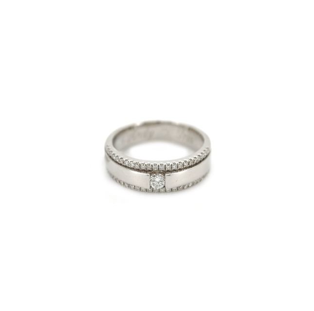 18K White Gold Ring Studded With Round Diamond with 0.08ct