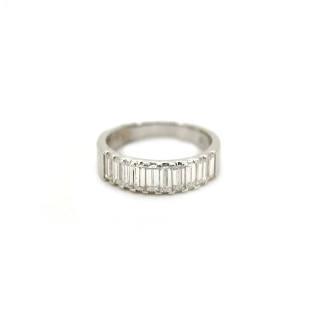 14K White Gold Ring Center Baguette Diamond