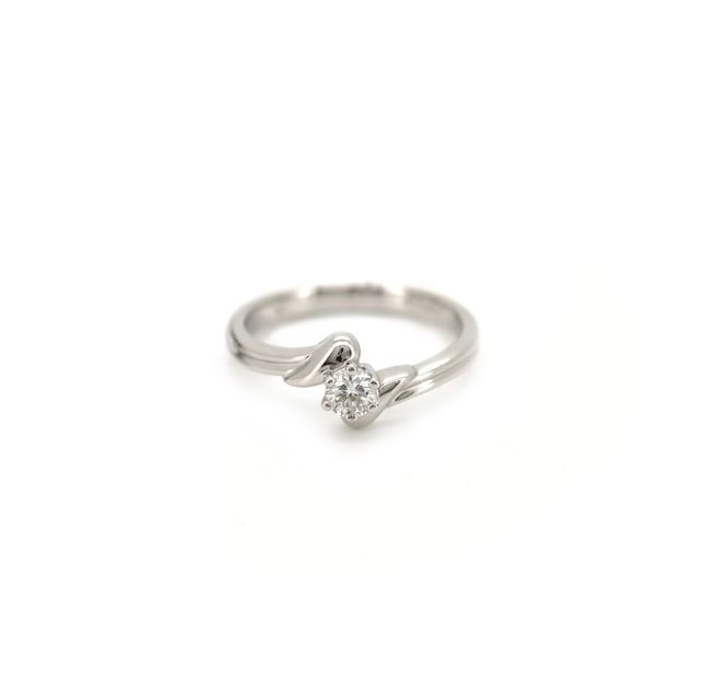 PT900K Platinum Ring Studded With Round Diamond with 0.22ct