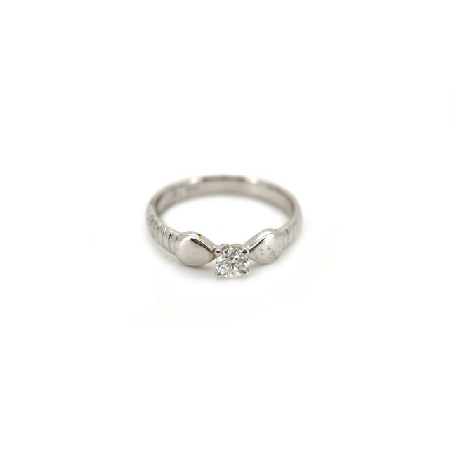 18K White Gold Ring Studded With Round Diamond with 0.21ct