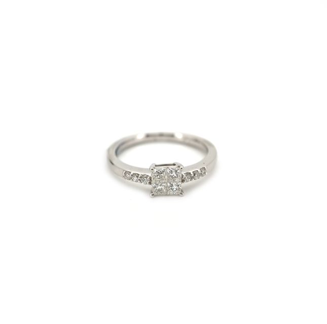 18K White Gold Ring