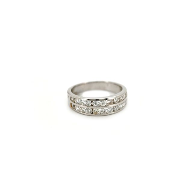 16K White Gold Ring Studded With Round Diamond
