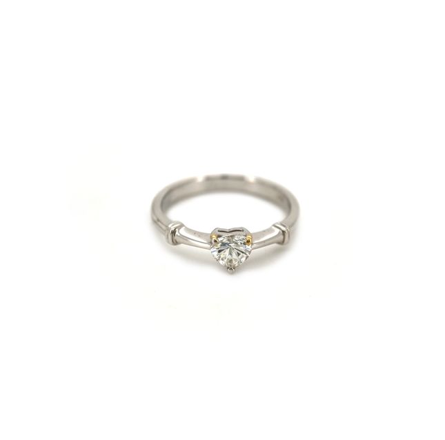 18K White Gold Ring Center Heart Diamond with 0.34ct