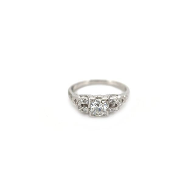 18K White Gold Ring Studded With Round Diamond with 0.5ct