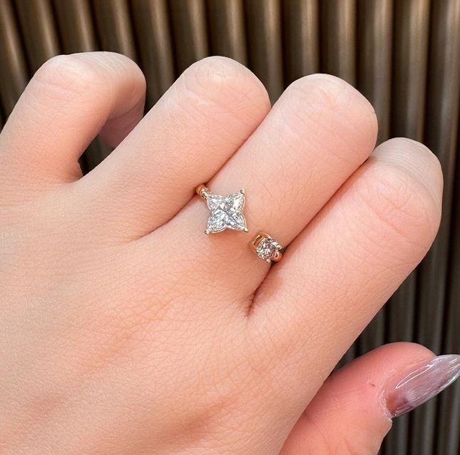 18K Rose Gold Ring Center Star Diamond with 1.03ct