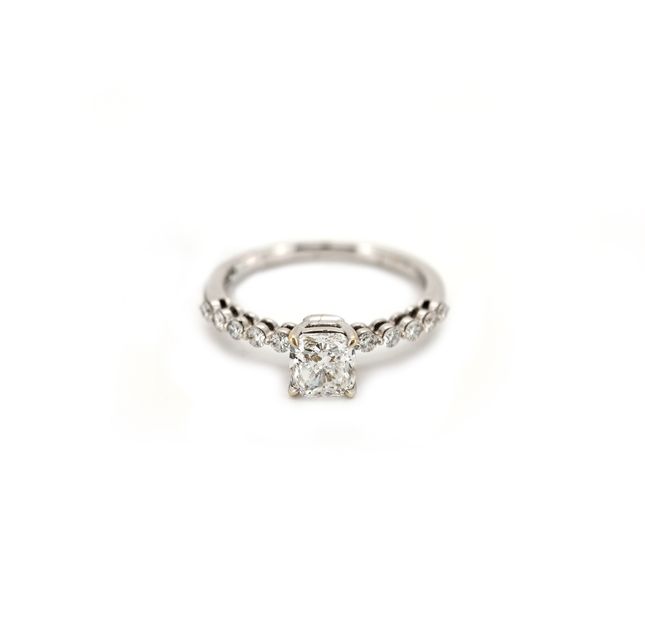 Elegant 18KT White Gold & Diamond Ring