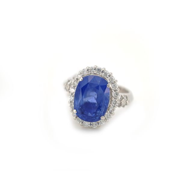 Platinum Sapphire Ring – LR12401