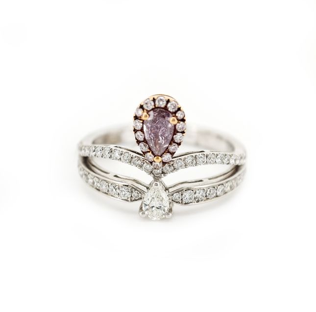 18K White And Rose Gold Ring Center Pear Diamond with 0.27ct