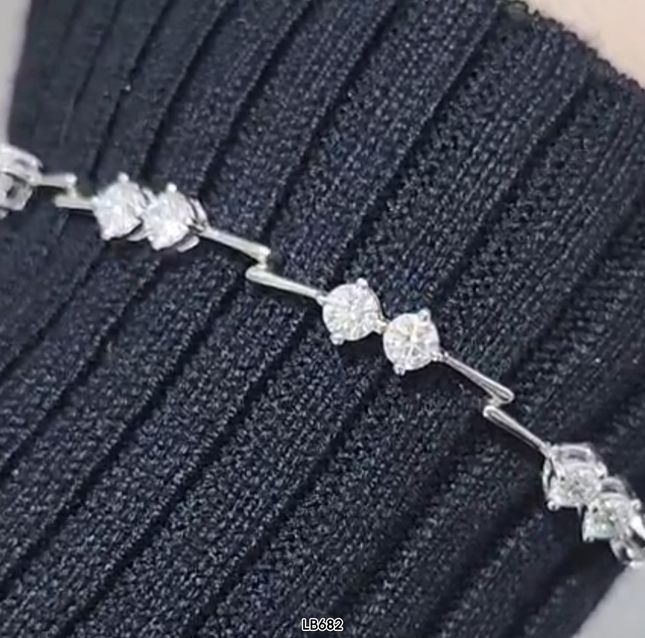 Diamond Scattered Line Bracelet