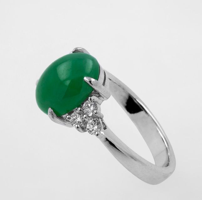 Jadeite Oval 18.87ct Ring in 18K White Gold