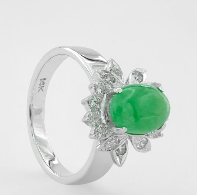 Jadeite Oval 24.31ct Ring in 18K White Gold