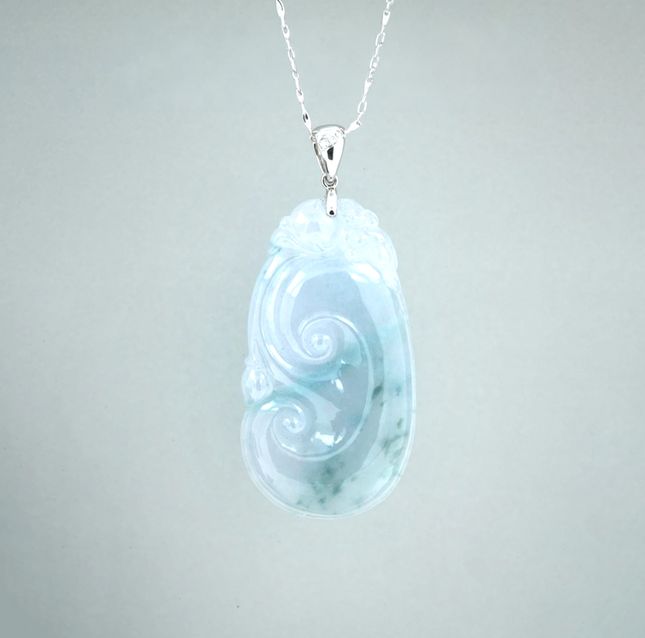 Jadeite Pendant 75.27ct in White Gold