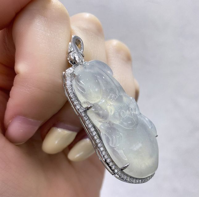 Jadeite Pendant 66.87ct in White Gold