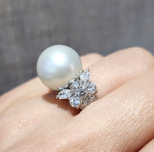 Round Pearl 13.30mm Ring in 18K White Gold