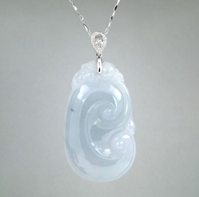 Jadeite Pendant 98.54ct in White Gold