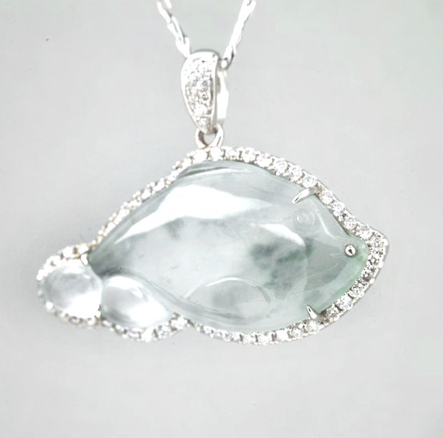 Jadeite Pendant 33.02ct in White Gold
