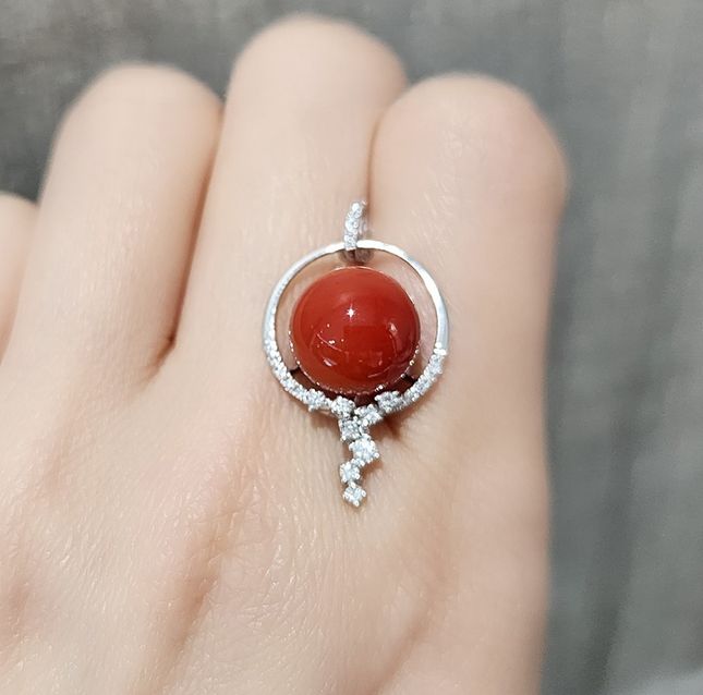 Bespoke 18KT White Gold Coral Pendant – LP2112
