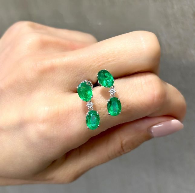 Queen Jewel 18KT White Gold Emerald & Diamond Earrings