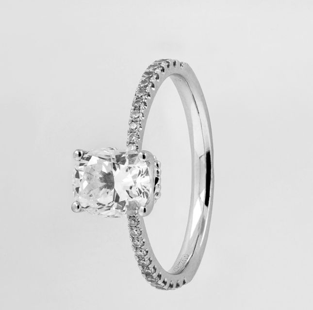 Twilight Solitaire Diamond 18K White Gold Ring