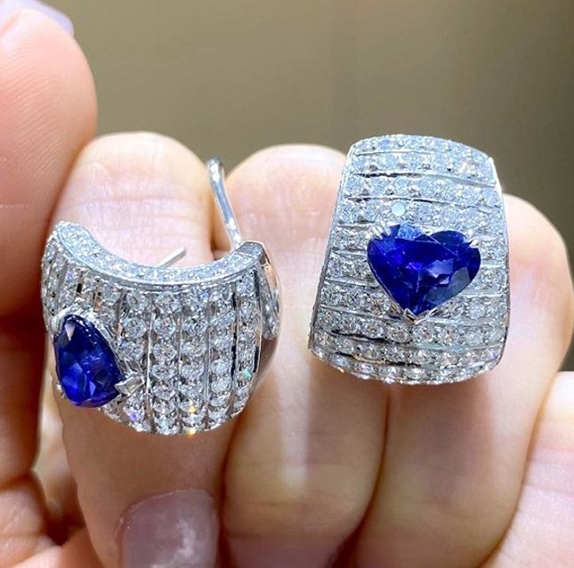 Huggie 18K White Gold Sapphire Earrings