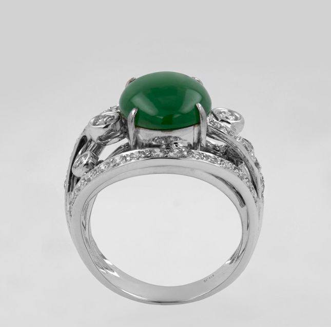 Bright green Jadeite Ring in 18K White Gold – LR10545