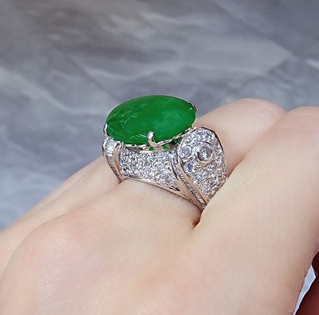 Jadeite Ring of Modern Purity – LR10546
