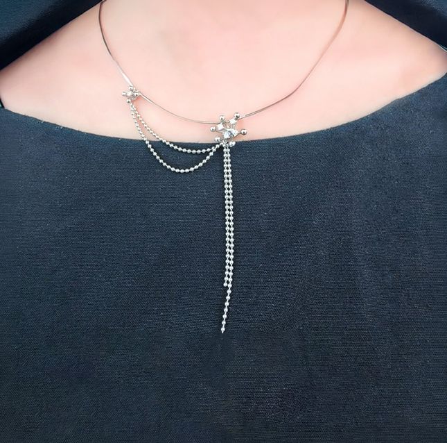 18K White Gold Round Diamond Necklace