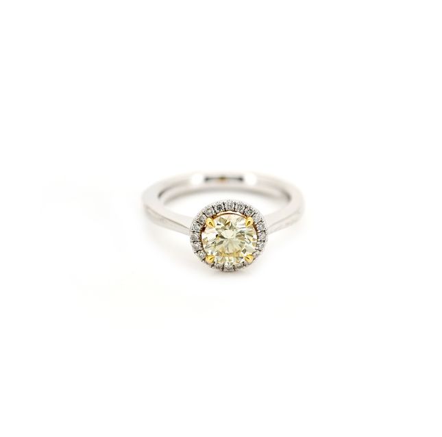 Solitaire Diamond 18KT White Gold Halo Ring