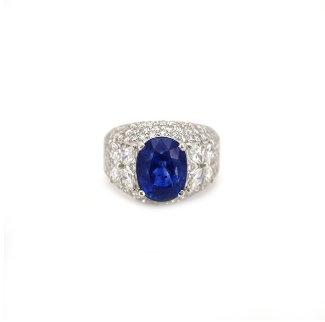 6.7ct Sapphire Ring in 18K White Gold – LR11730