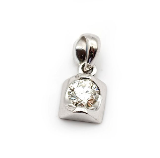 18K White Gold Diamond Pendant 0.30ct