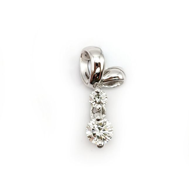 18K White Gold Diamond Pendant 0.33ct