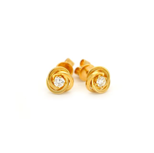 18K Yellow Gold Earring Studded With Round Diamond 0.30ct