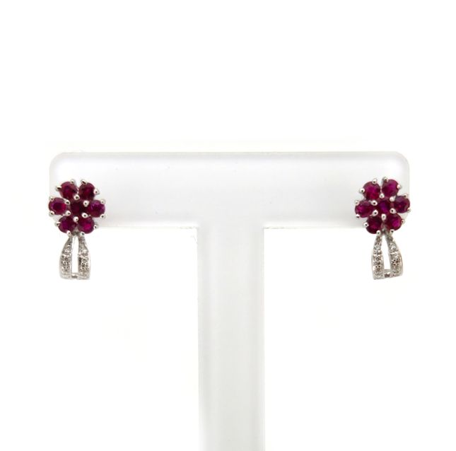 18K White Gold Earring Studded With Ruby LE2458