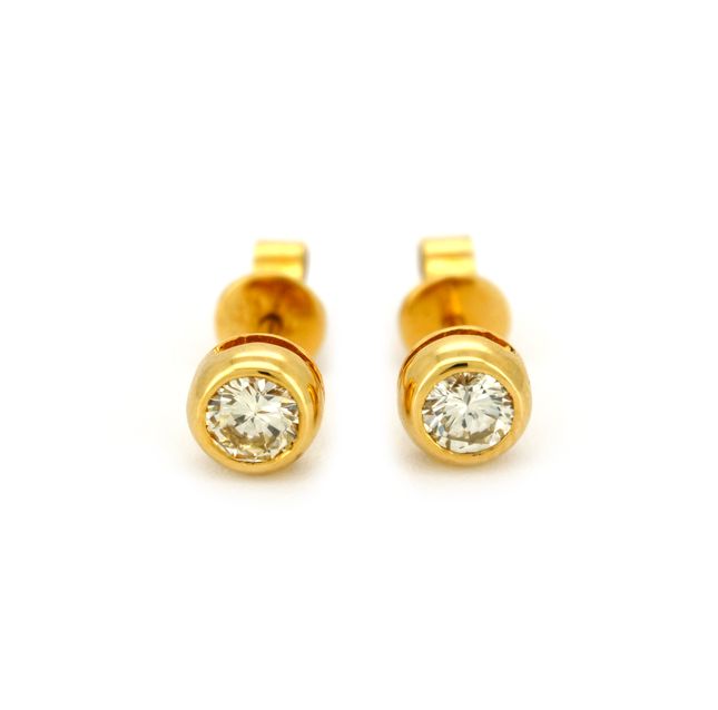 14K Yellow Gold Earring Studded With Round Diamond 0.50ct