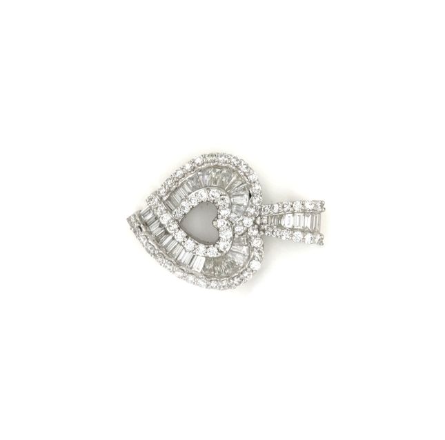 18K White Gold Pendant Studded With Diamond