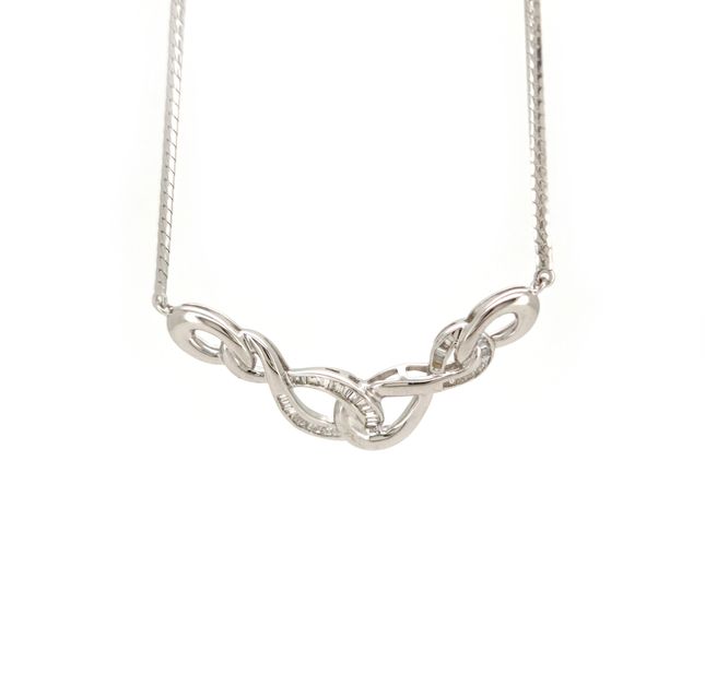 18K White Gold Necklace Center Baguette Diamond