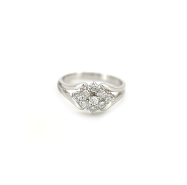 Classic 18K White Gold Diamond Ring