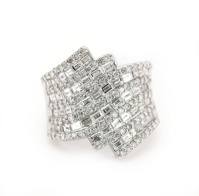 Bold 18K White Gold Diamond Ring