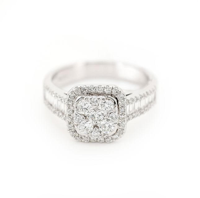 18K White Gold Diamond Accent Ring