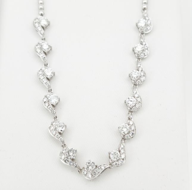 18K White Gold Necklace Diamond Round White