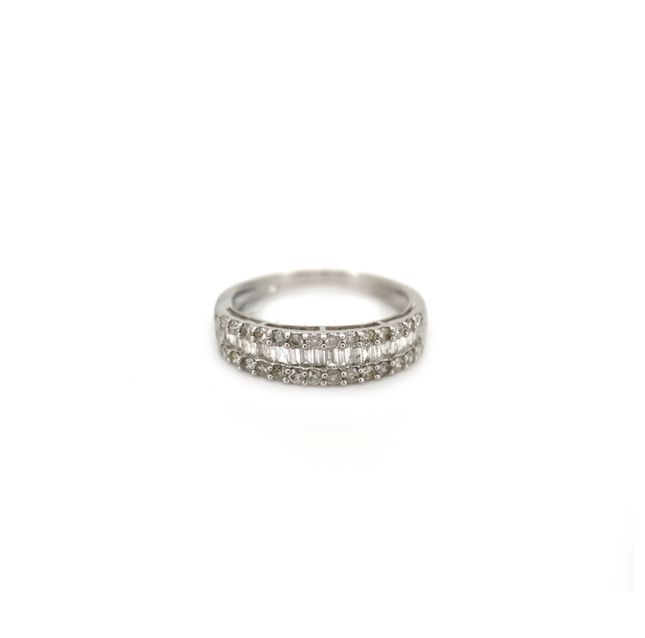 18K White Gold Ring