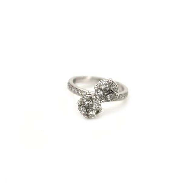 18K White Gold Ring