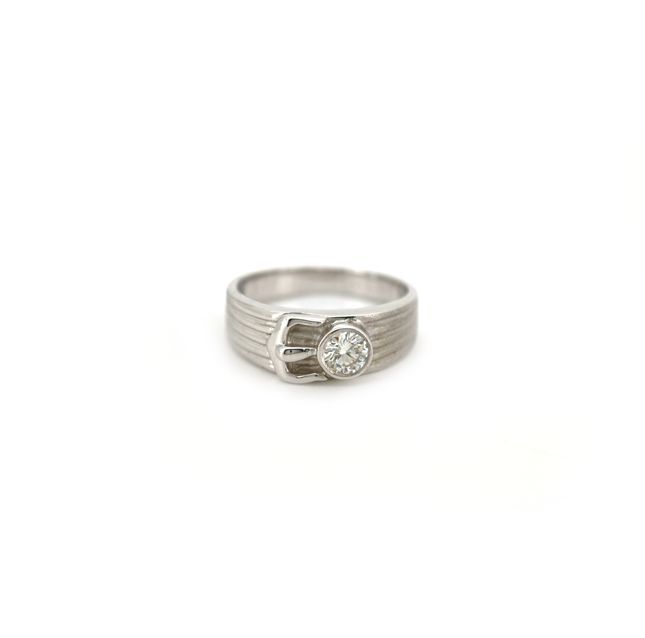 18K White Gold Ring Studded With Round Diamond with 0.23ct