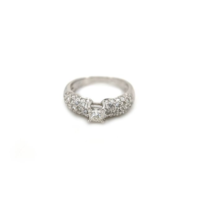 18K White Gold Ring Center Princess Diamond with 0.35ct