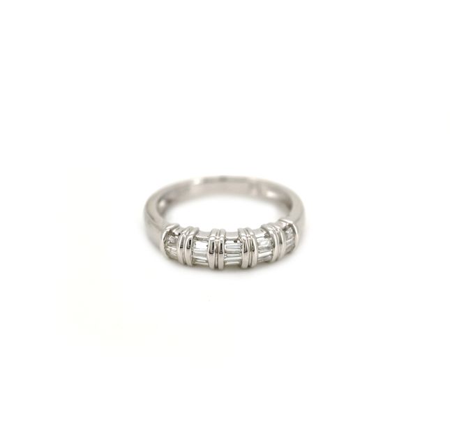 18K White Gold Ring Center Baguette Diamond