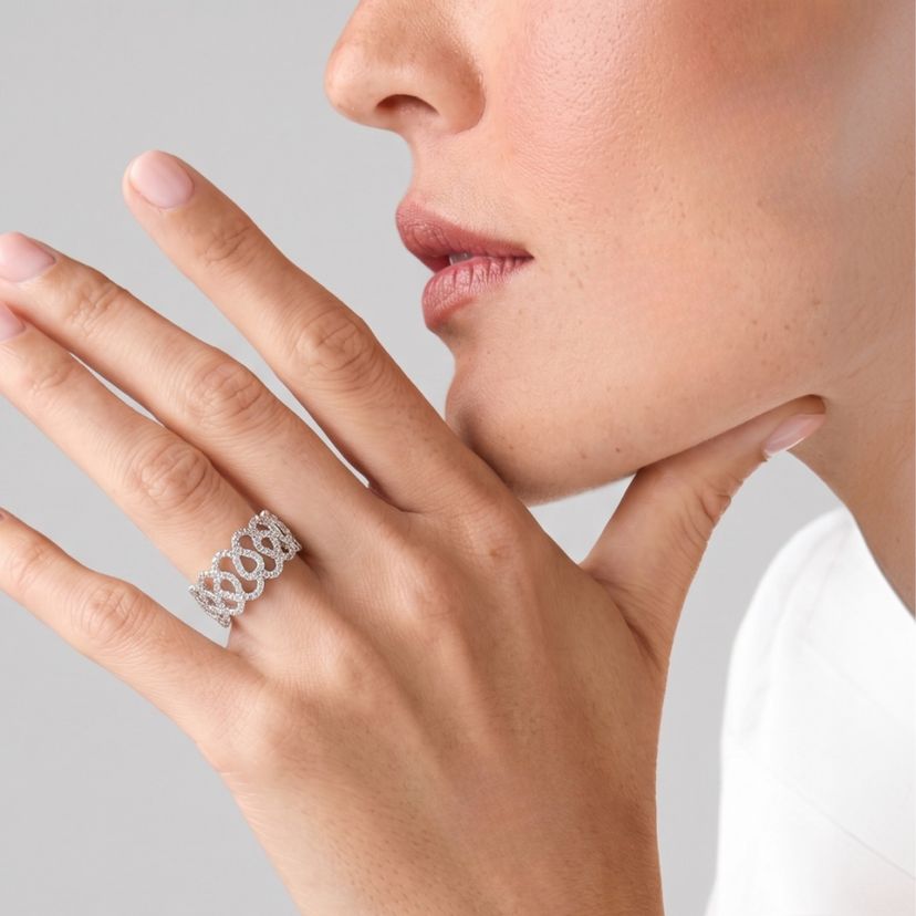 Fine diamond and gold jewelry collection