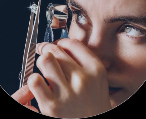 Inspecting a diamond for eye-clean clarity